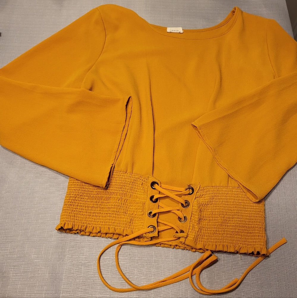 Super Cute, Mustard -Yellow boho top w/cinched corset top 💛